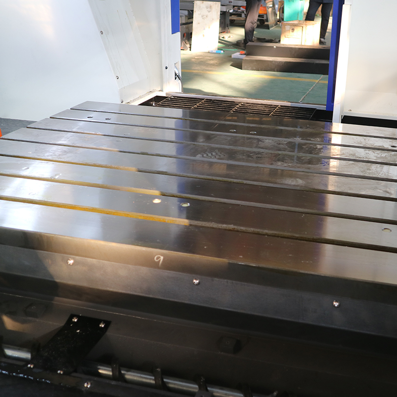 GMC1614小型龙门加工中心特点及应用领域